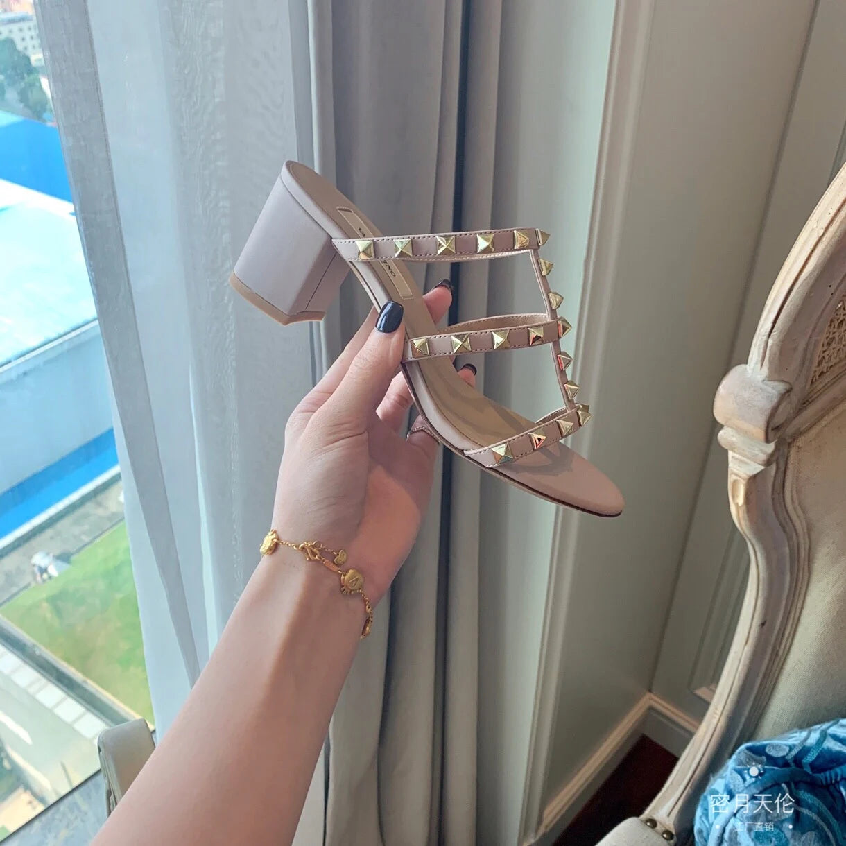 Chunky Leather Rivets High heels